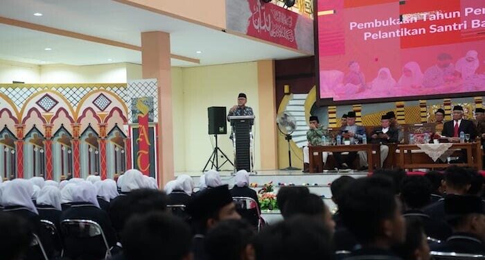 Kunjungi Sumbawa, Mendag Zulkifli Hasan: Jadilah Santri yang Luar Biasa
