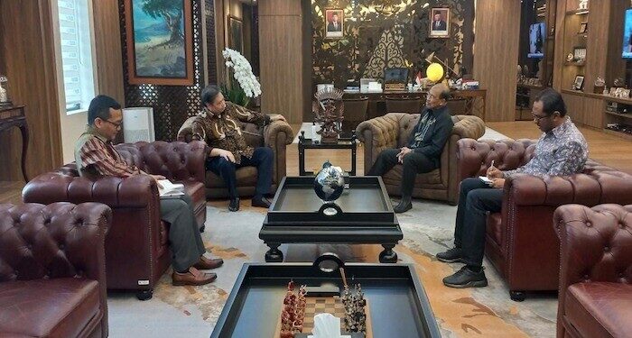 Wakil Ketua DPD RI Nono Sampono dan Menko Perekonomian Airlangga Hartanto bahas Isu Strategis