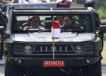 Prabowo Setiri Jokowi, Iriana, dan Erick Naik Maung di Malang