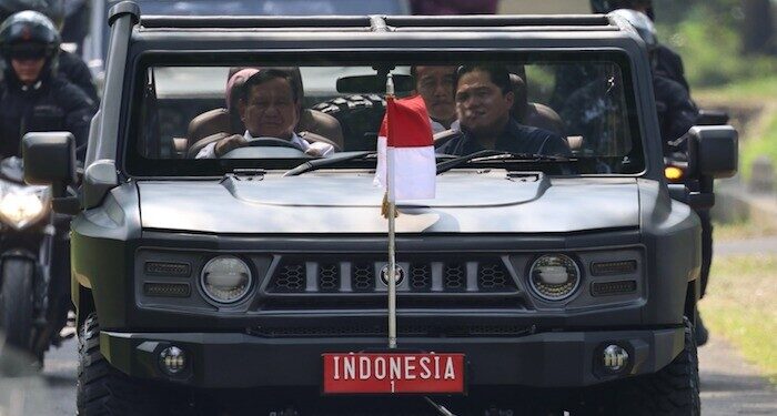 Prabowo Setiri Jokowi, Iriana, dan Erick Naik Maung di Malang