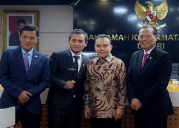 Pimpinan DPR Lantik Imron Amin sebagai Wakil Ketua MKD