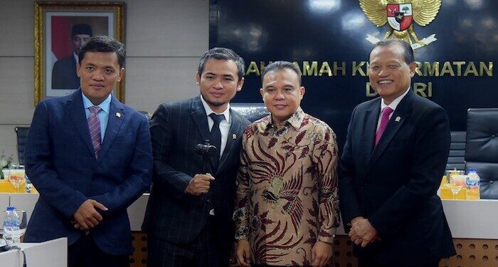 Pimpinan DPR Lantik Imron Amin sebagai Wakil Ketua MKD