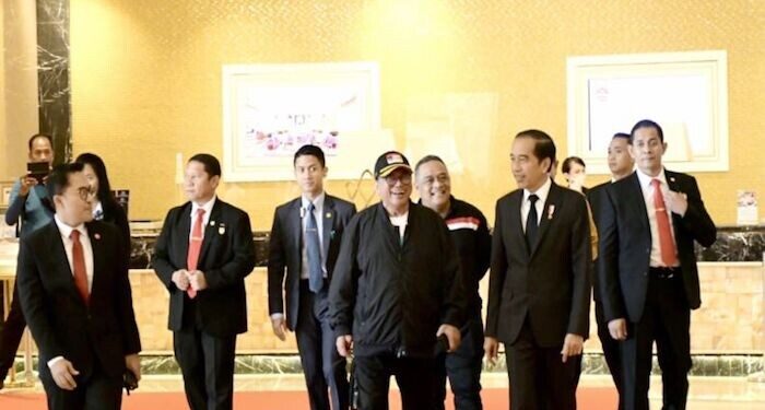 Jokowi dan Ketua Umum Hanura Bertemu di Medan