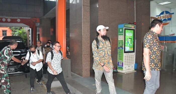 Puspom TNI dan KPK Sita 2 Boks dan 1 Koper Barang Bukti dari Basarnas