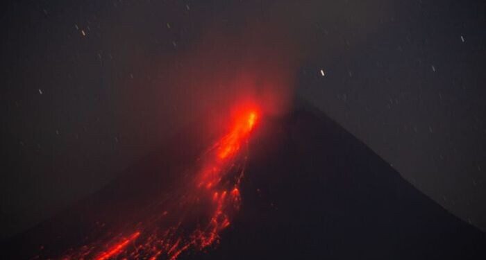 Merapi Delapan Kali Luncurkan Guguran Lava Pijar