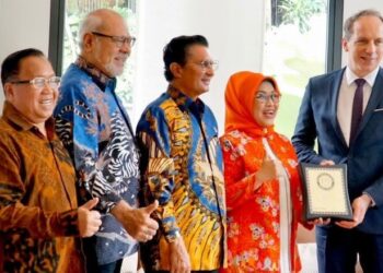 Abraham Liyanto Promosikan Pariwisata di NTT kepada Dubes Prancis