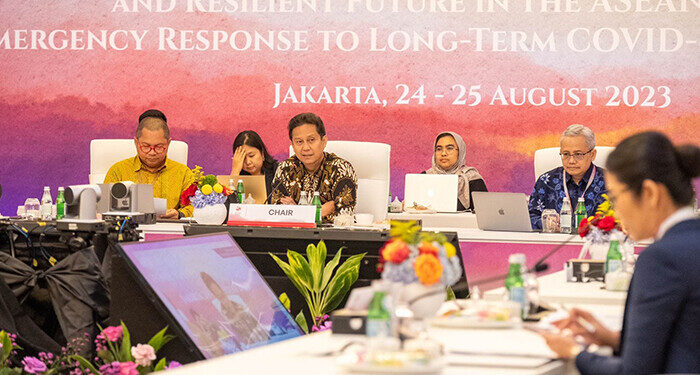 Menkes RI Budi G. Sadikin, saat memimpin pertemuan bersama para Menkes ASEAN.