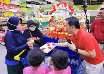 Meriahkan Kemerdekan RI ke-78, Hypermart Serentak Gelar Mini Donat Terpanjang Seluruh Tokonya di Indonesia