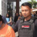 Polisi Karawang tangkap seorang perempuan yang melakukan judi online.