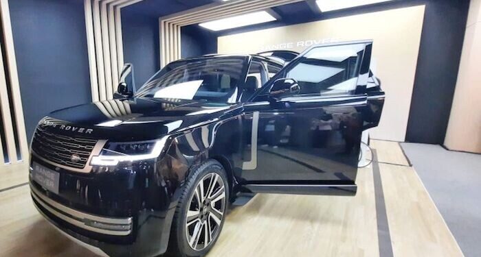 JLM Auto Resmi Luncurkan Range Rover PHEV Seharga Rp5 miliar