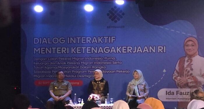 Menaker Ida Fauziah Tetapkan Enam Desa Percontohan PMI di Tulungagung