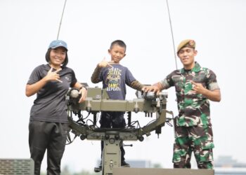 Peringati HUT TNI ke-78 sebanyak 125 unit alat alutsista dari tiga matra TNI (AL, AU, dan AD) dipamerkan di Lapangan Monumen Nasional (Monas), Jakarta, Minggu (24/9/2023)