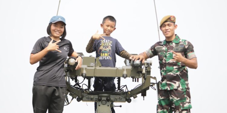 Peringati HUT TNI ke-78 sebanyak 125 unit alat alutsista dari tiga matra TNI (AL, AU, dan AD) dipamerkan di Lapangan Monumen Nasional (Monas), Jakarta, Minggu (24/9/2023)