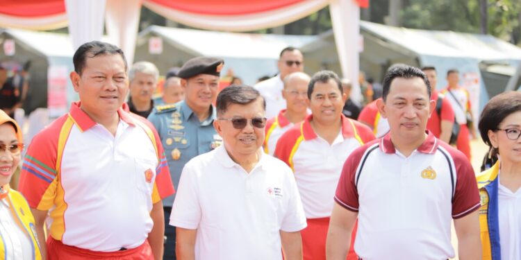 Jusuf Kalla hadiri puncak peringatan HUT TNI ke-78 yang digelar di Monumen Nasional, Jakarta Pusat, Minggu (24/9/2023)