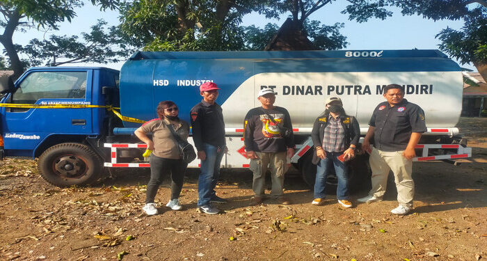 Mabes Polri Amankan Kendaraan Diduga Pengangkut Solar Ilegal di Subang