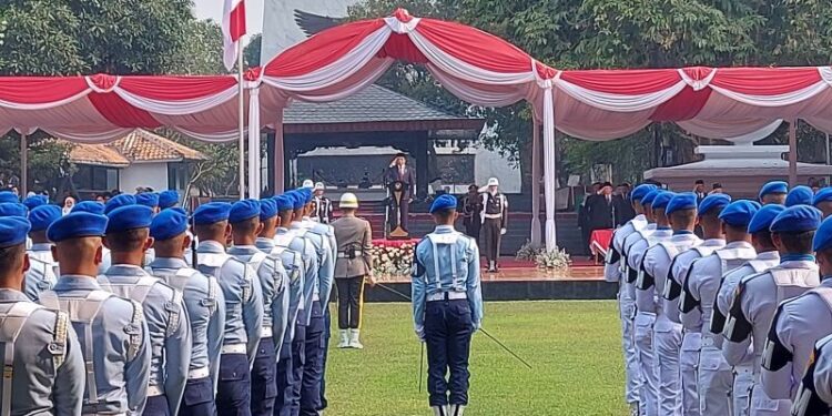 Presiden RI Joko Widodo (Jokowi) memimpin Upacara Hari Kesaktian Pancasila di Monumen Pancasila Sakti, Lubang Buaya, Jakarta Timur pada Minggu (1/10/2023).