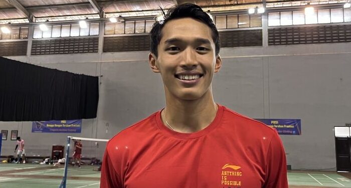 Atlet bulu tangkis tunggal putra Indonesia Jonathan Christie saat ditemui usai latihan di Pelatnas PBSI Cipayung, Jakarta Timur, Senin (14/8/2023).