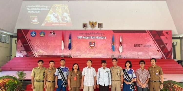 Anggota DPD Pacu Semangat Siswa SMAN Bali Mandara
