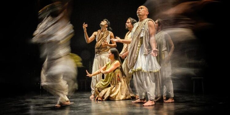 The Smiling Old Women