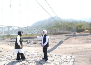 Khofifah: Jembatan Gantung Kaliregoyo jadi Akses Ekonomi