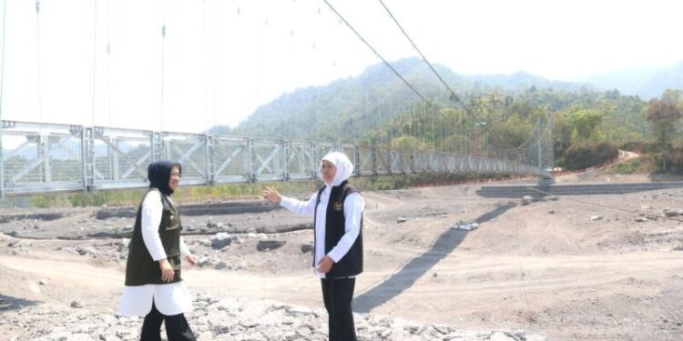 Khofifah: Jembatan Gantung Kaliregoyo jadi Akses Ekonomi