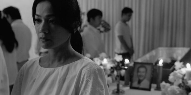 Sebuah first look dari film "Jatuh Cinta Seperti di Film-Film".