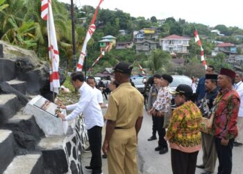 Presiden Jokowi Tanda Tangani Tugu Pancasila di Fakfak Papua