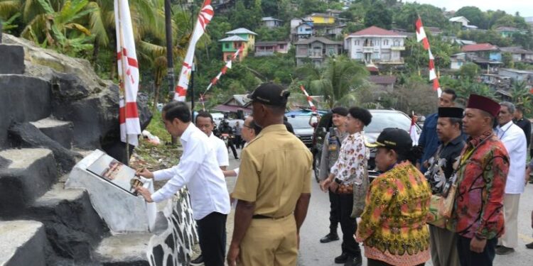 Presiden Jokowi Tanda Tangani Tugu Pancasila di Fakfak Papua