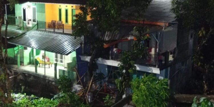 BNPB: Tebing 25 Meter di Jalan Raya Tajur Longsor