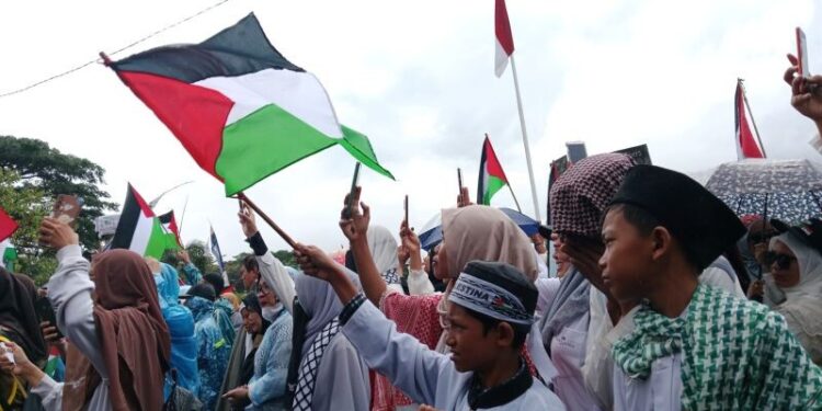 Warga Lombok Tengah Kumpulkan Rp 1,8 Miliar Bantu Palestina