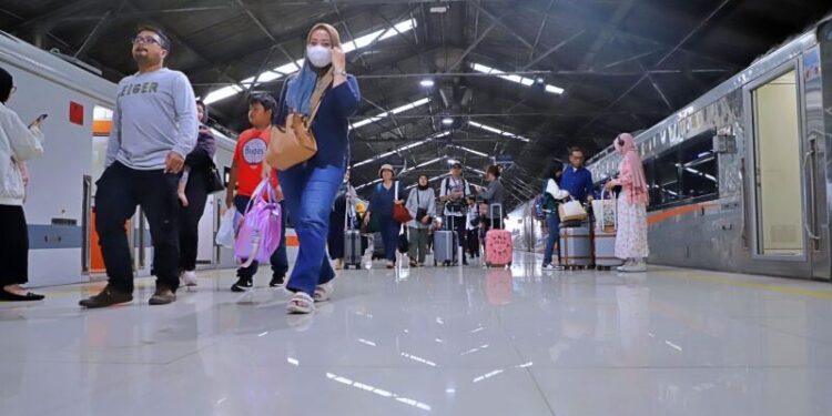 KAI Sebut Tiket KA Periode Libur Natal 2023 Masih Tersedia