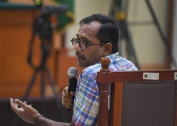 Haris Azhar Dituntut Empat Tahun Penjara