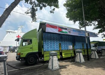 TNI AL bersama Le Minerale