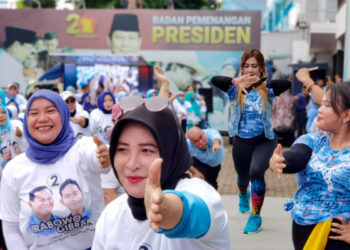 TKN Prabowo-Gibran Gelar Sabtu Biru Langit Ceria, Emak-emak Sambut Pemilu dengan Riang Gembira