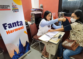 Bersih-bersih Rumah Ibadah Hingga Pemeriksaan Kesehatan Gratis