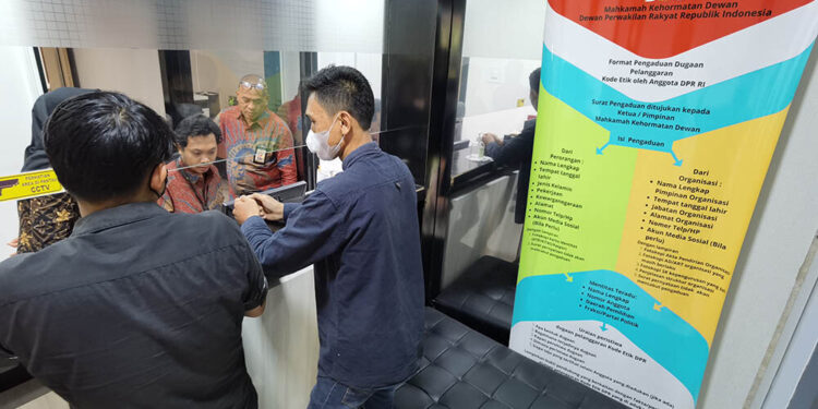 Lembaga Swadaya Masyarakat Gerakan Masyarakat Anti Maksiat Sambangi MKD DPR