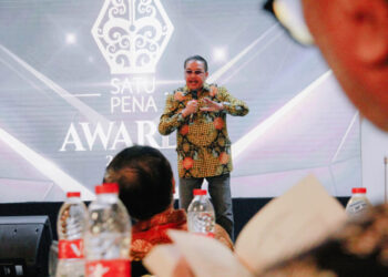 Denny JA Berikan Penghargaan untuk Putu Wijaya dan Komaruddin Hidayat