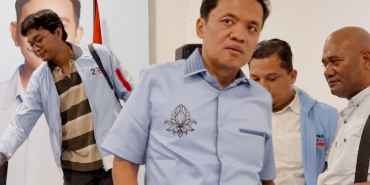 Bantah Isu Beras Bulog Berstiker Prabowo-Gibran, TKN Minta Bawaslu Turun Tangan