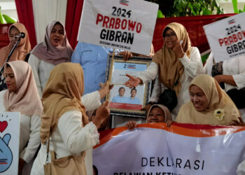 TKN Terjunkan Relawan Ketuk Pintu Ajak Masyarakat Datang ke TPS Pilih Prabowo-Gibran