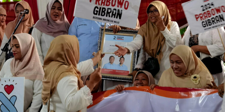 TKN Terjunkan Relawan Ketuk Pintu Ajak Masyarakat Datang ke TPS Pilih Prabowo-Gibran