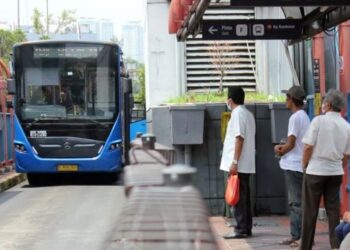 TransJakarta Tingkatkan Layanan Lewat Rute Hingga Benahi Ruang Tunggu