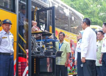 Dishub DKI Luncurkan Lima Bus Sekolah Khusus Penyandang Disabilitas