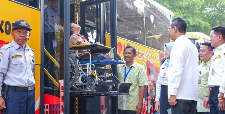 Dishub DKI Luncurkan Lima Bus Sekolah Khusus Penyandang Disabilitas