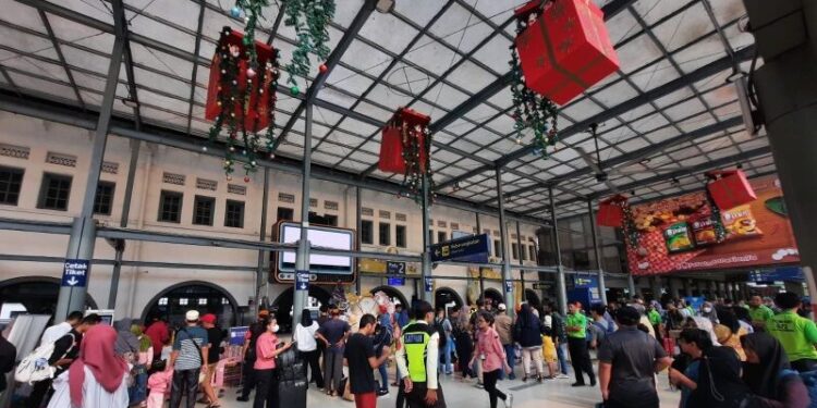 Jumlah Penumpang Kereta ke Stasiun Daop1 Alami Lonjakan