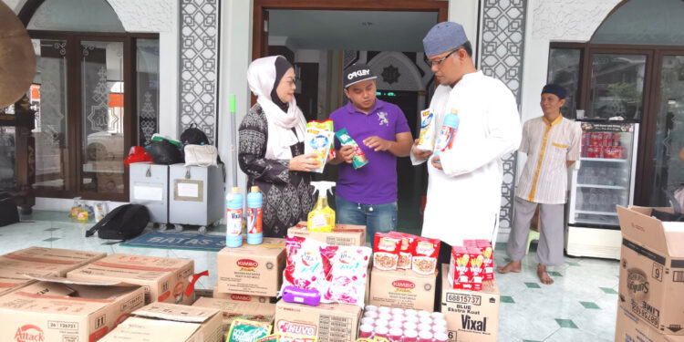 Hypermart Bersih-Bersih Masjid: Menyambut Ramadhan dengan Kebersihan dan Kolaborasi