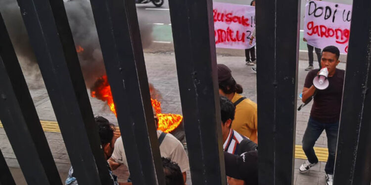Protes Penyelenggaraan Pemilu Yang Penuh Kecurangan