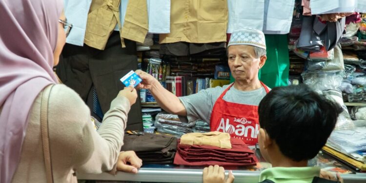 Bank DKI Terus Gencarkan Layanan JakOne Abank untuk Dukung UMKM di Pasar Santa, Jakarta Selatan