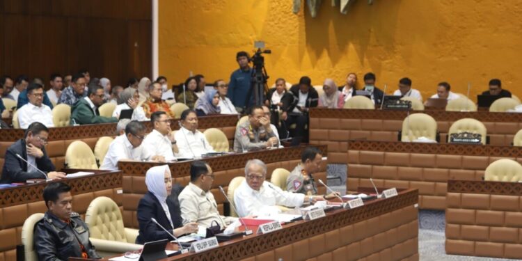 Komisi V DPR Rapat Kerja dengan Menteri Perhubungan dan Menteri PUPR Bahas Persiapan Mudik 2024