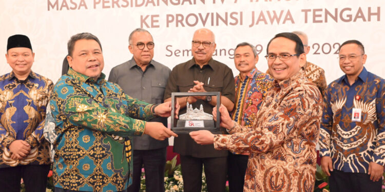 Komisi XI DPR RI Dorong Peran OJK dan Himbara dalam Meningkatkan Pertumbuhan Ekonomi Jawa Tengah