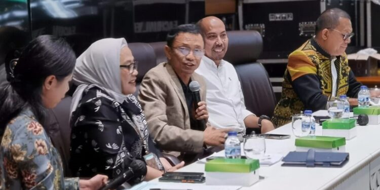 Diskusi Dialektika Demokrasi: BPJS Kesehatan dengan KRIS, Permudah Layanan atau Jadi Beban?